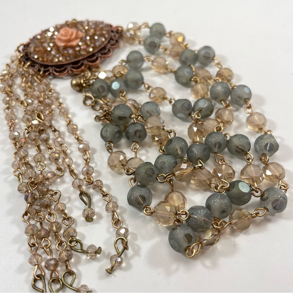 Stunning Vintage Gold Tone Blue White Crystal Glass Flower Tassel Necklace - Picture 4 of 8